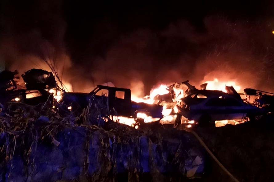 Diez autos afectados por un incendio en el predio de Garay y Tres Arroyos
