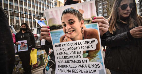 Familiares de Lucero Fresco reclamaron en Tribunales: “No se cayó, la mataron”