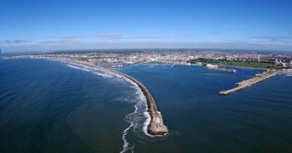 Puerto: tras las demoras, firmaron el contrato para iniciar la obra de dragado