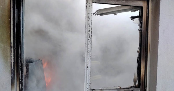 Se incendió un departamento en la zona de la vieja Terminal: perdieron todo