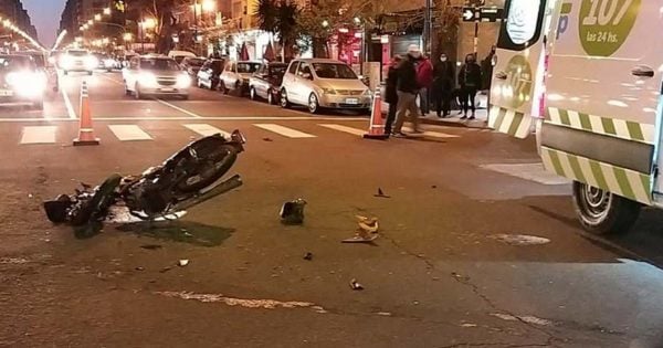 Un motociclista en grave estado tras un choque en Colón y Lamadrid
