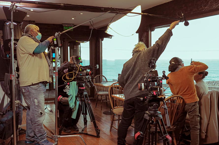 Extras que grabaron una película en Mar del Plata denuncian falta de pago