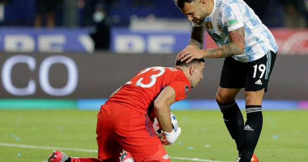 Eliminatorias: Argentina, sin Messi pero con Dibu Martínez, Buendía y Martínez Quarta