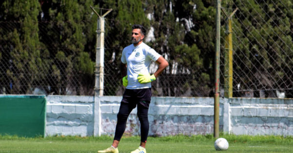 A los 44 años, Pablo Campodónico regresa al fútbol y se pondrá los guantes de Kimberley