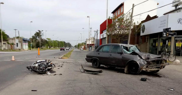 Murió un motociclista tras un choque con un auto conducido por un hombre alcoholizado