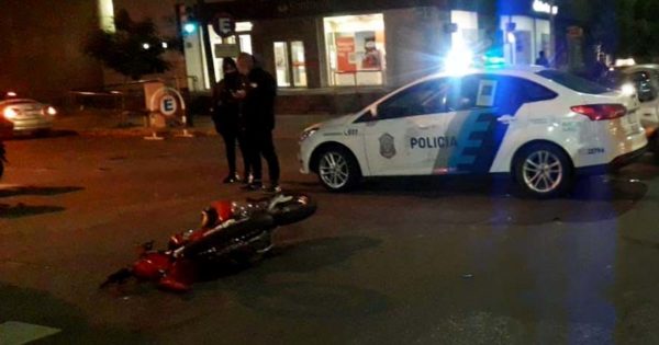 Murió un motociclista tras un choque con una ambulancia en el centro