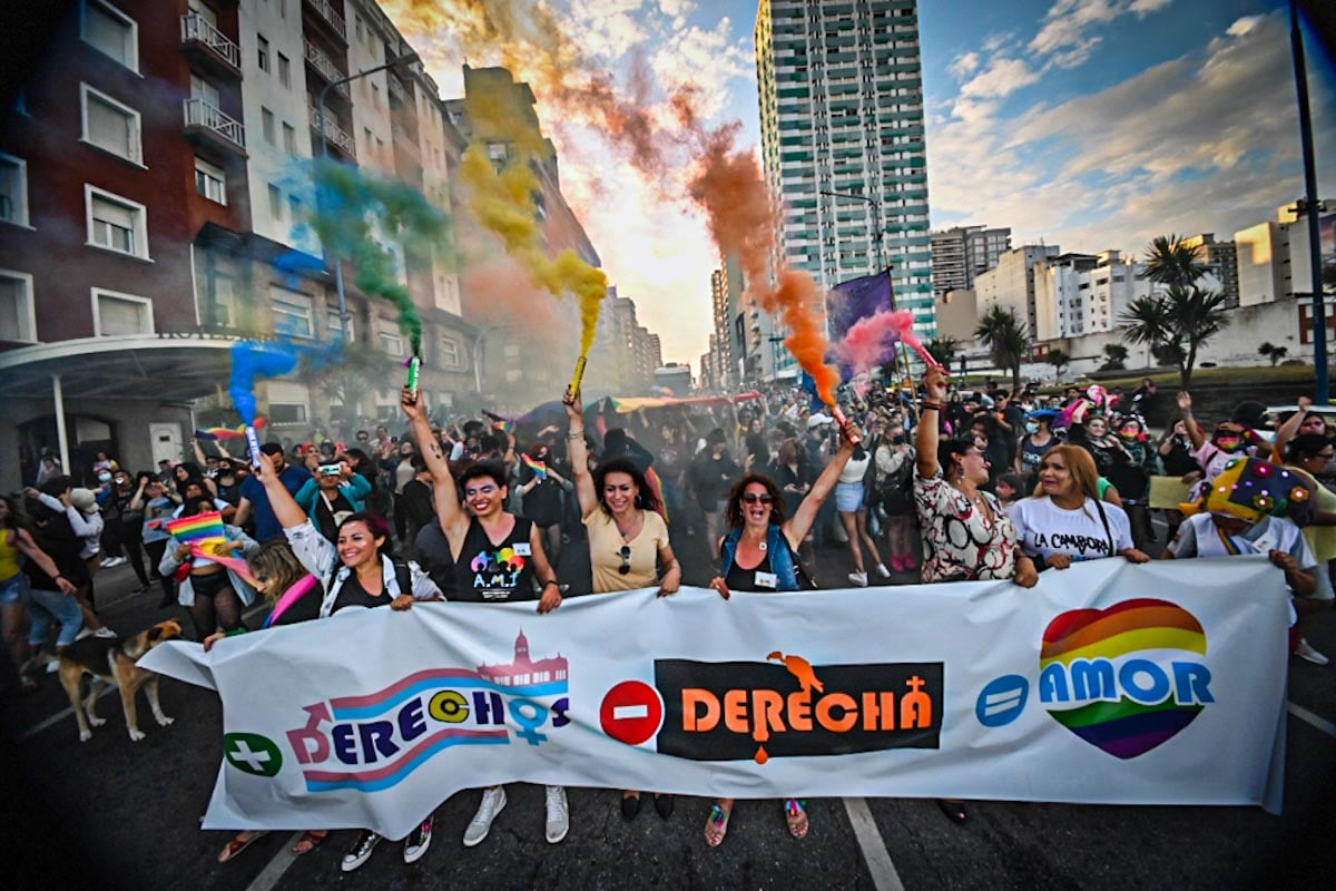 La Marcha del Orgullo LGBTIQ+ en Mar del Plata: color, alegría y reivindicaciones