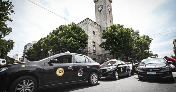 Aumento de la tarifa de taxis: empezó el debate y piden informes al gobierno