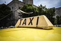 Taxistas denuncian que ya trabajan motos para las aplicaciones de transporte