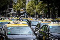 Montenegro se reunió con taxistas tras el impulso oficialista para la llegada de Uber