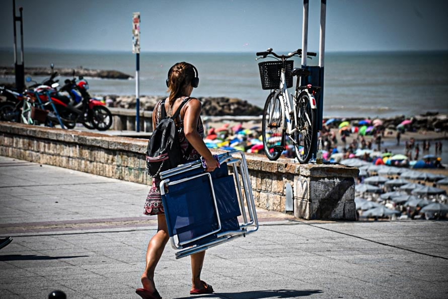 Buscan fijar sectores de estacionamiento exclusivo de motos y bicicletas en las playas