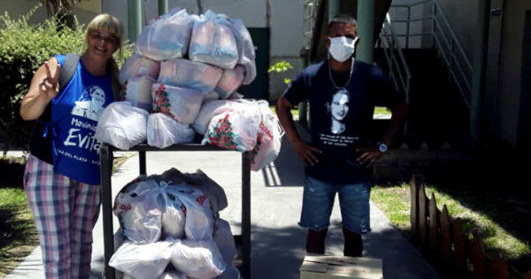 Batán: entregaron más de 100 canastas navideñas a internas de la Unidad Penal 50