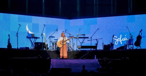 Sofía presenta “Canciones y Contradicciones” en un show íntimo