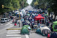 Sigue el “acampazo nacional” en Mar del Plata por trabajo y alimentos