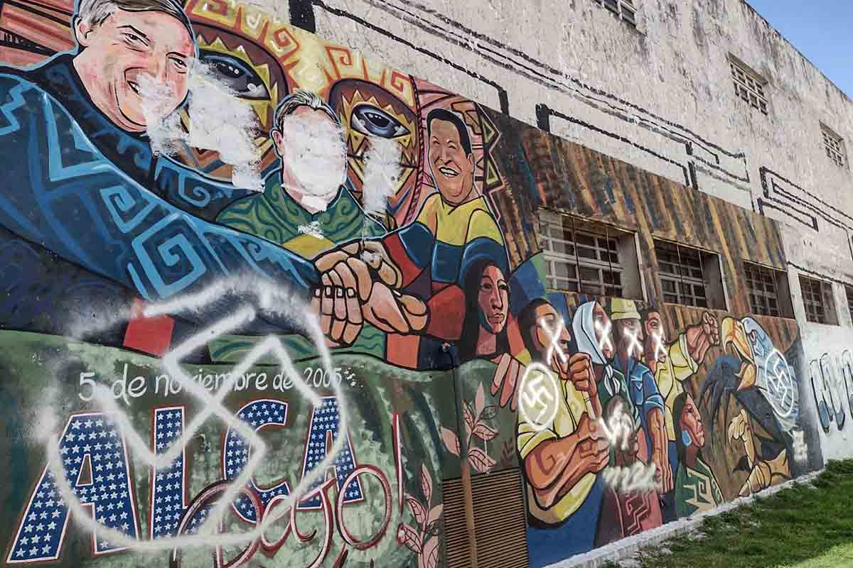 Repudian un nuevo ataque a un mural con pintadas nazis en Mar del Plata