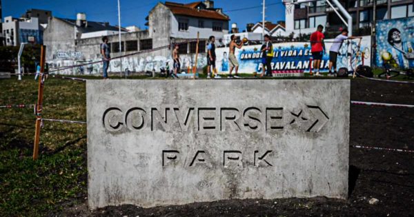 “Padrinazgo de espacios públicos”, la explicación oficial por la publicidad en plazas