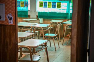 Más de cien docentes municipales cobraron pero afirman que todavía “faltan muchos”