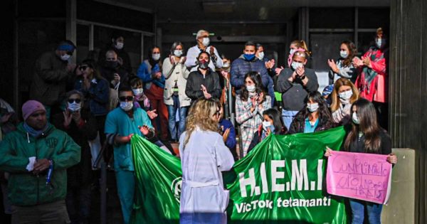 Reclamo en los hospitales de Mar del Plata por contrataciones precarias y deudas