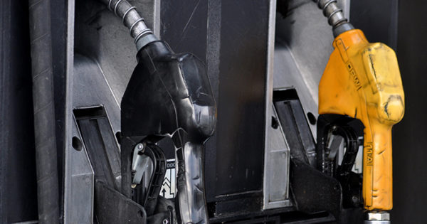 Estaciones de servicio denuncian cortes en la entrega de combustibles a la espera de un aumento