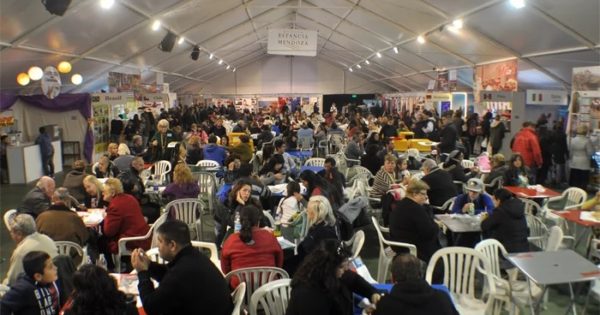 Tras dos años, proyectan el regreso de la Feria de las Colectividades en Mar del Plata