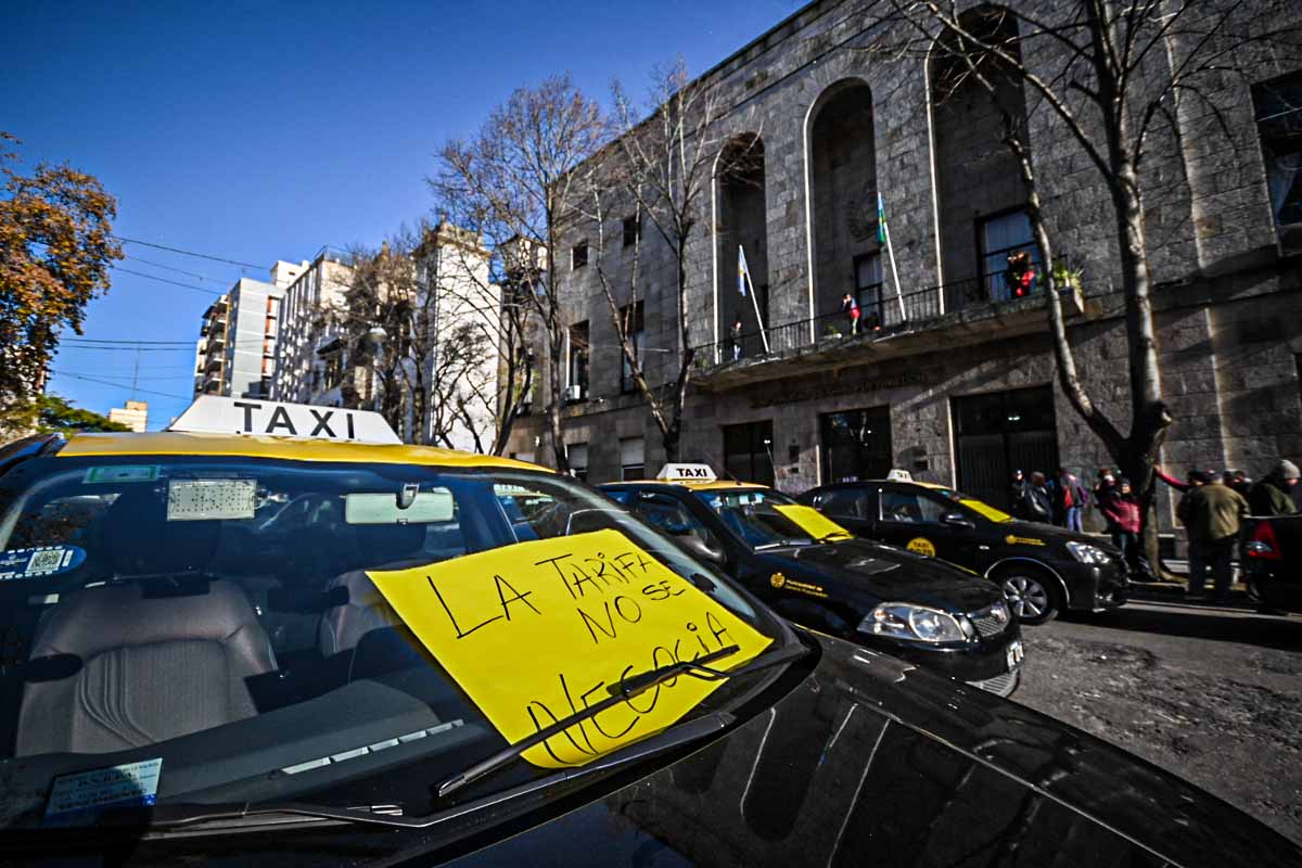 Taxis: el Concejo volverá a tratar el aumento de la tarifa con una comisión conjunta