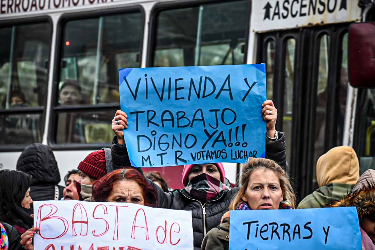 Tras la ocupación en Desarrollo Social, protesta en el Instituto de la Vivienda