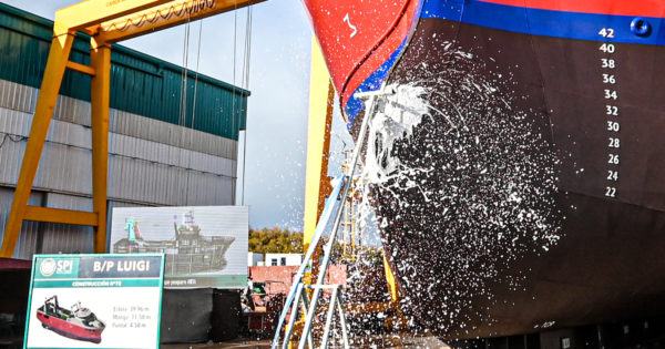 Bautizaron el “Luigi”, el buque pesquero de mayor porte construido en Argentina
