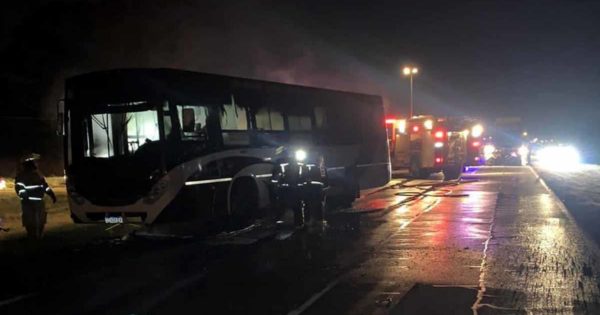 Se incendió un colectivo en la Ruta 226: no hubo heridos