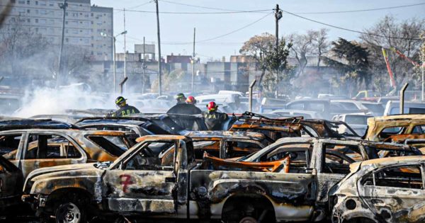 Explosión e incendio en el predio de Garay y Tres Arroyos