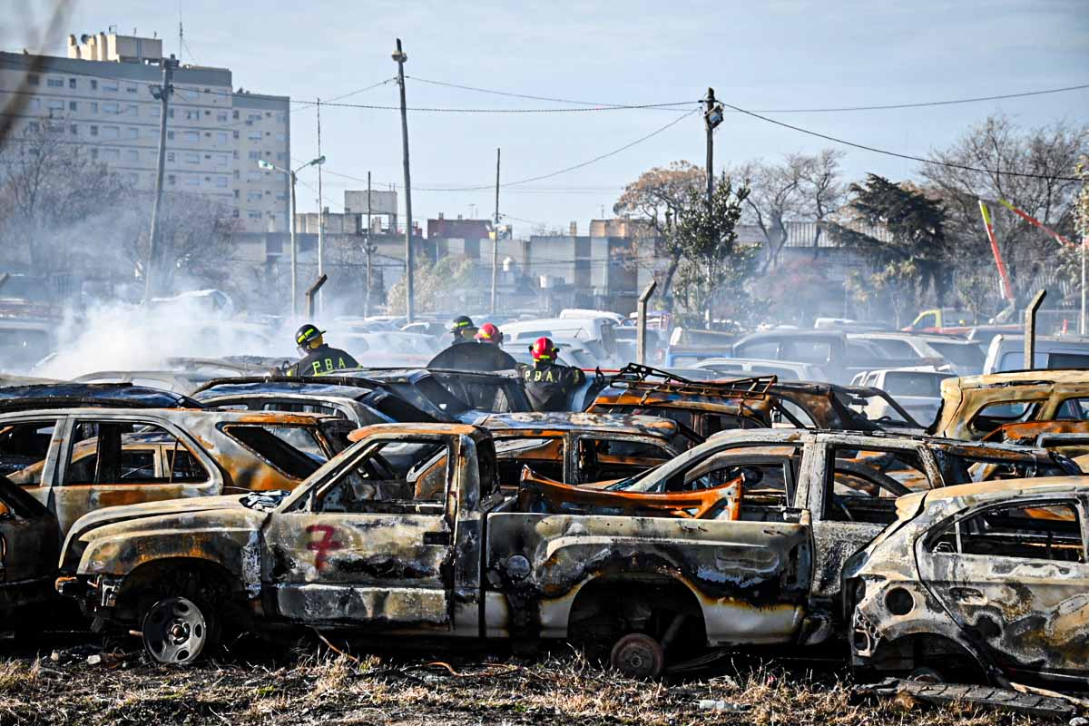 Explosión e incendio en el predio de Garay y Tres Arroyos