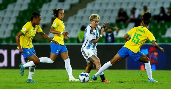 En el debut de la Copa América Femenina, Argentina sufrió el poderío de Brasil