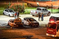Aldosivi: confirman los dueños de los autos incendiados y suspenden actividades