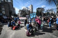 Marcha y concentración de organizaciones contra la “política de ajuste”