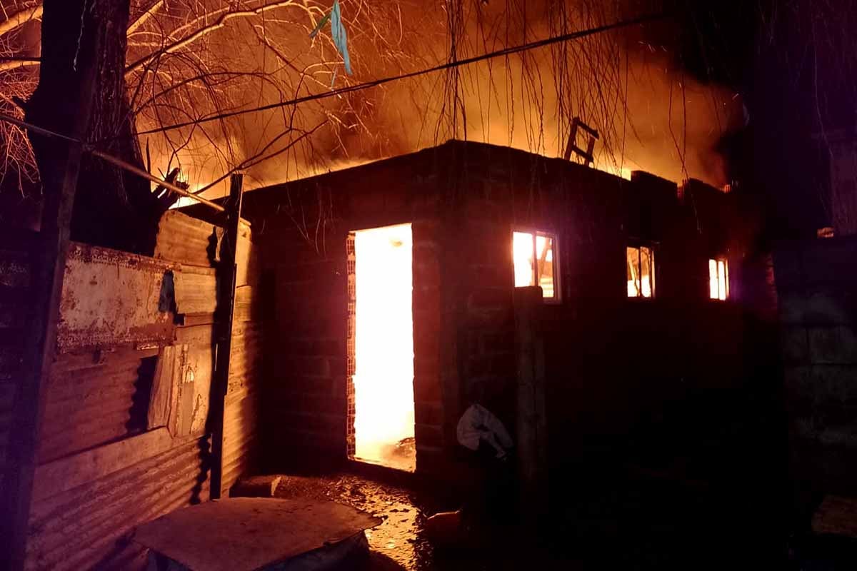 Se incendió una casa en el barrio Florencio Sánchez