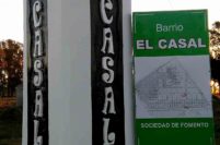 Un vecino alambró calles en el barrio El Casal y la Municipalidad lo intimó