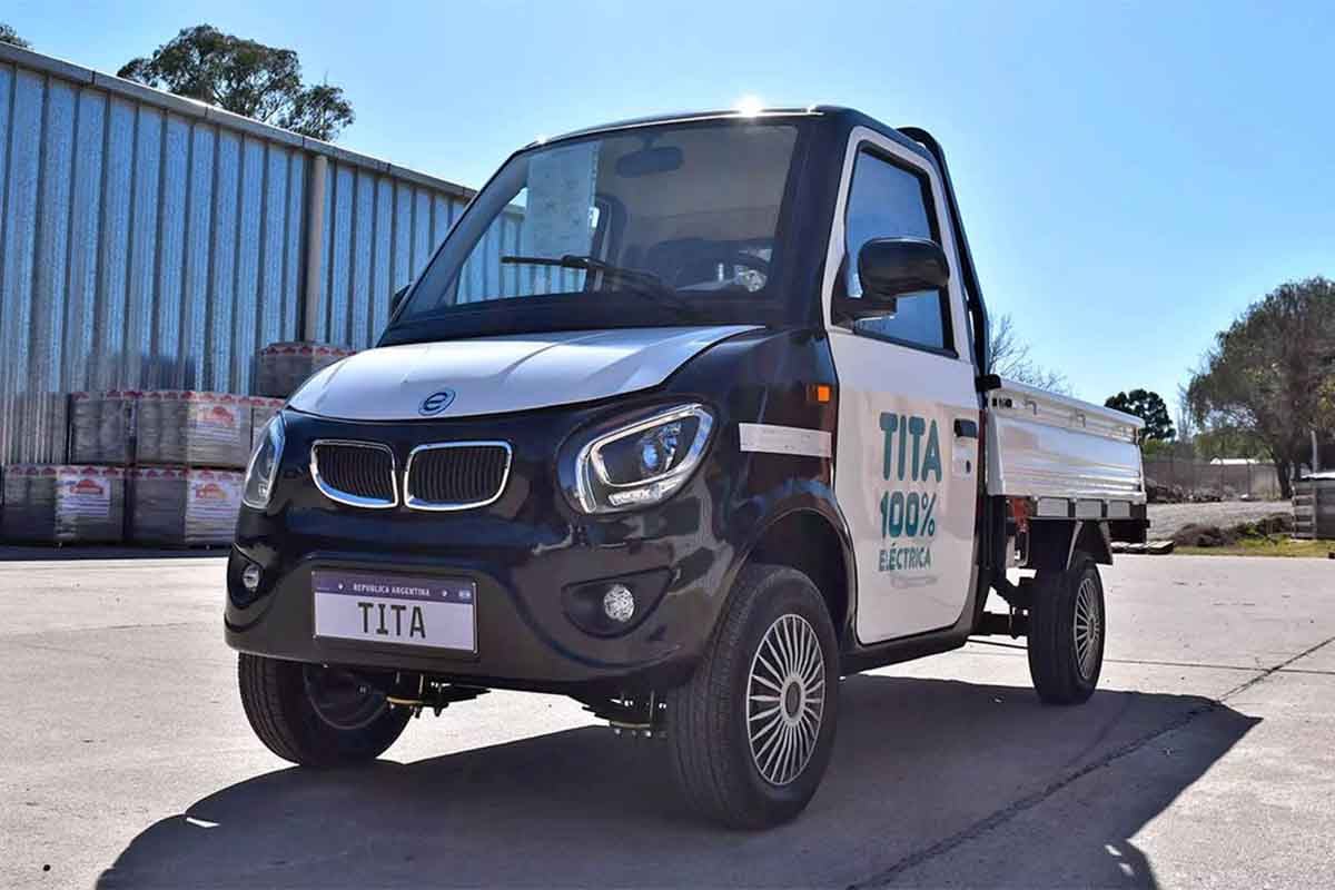 Presentan en Mar del Plata a “Tita”, la primera camioneta eléctrica del país