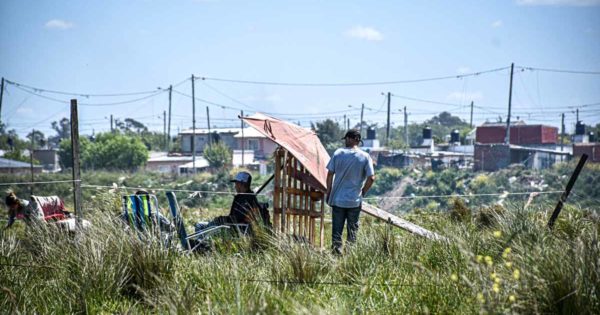 El oficialismo pide quitar planes sociales a quienes participan en tomas por vivienda digna