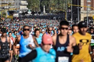 Medio Maratón de Mar del Plata: la masiva fiesta del atletismo, en fotos