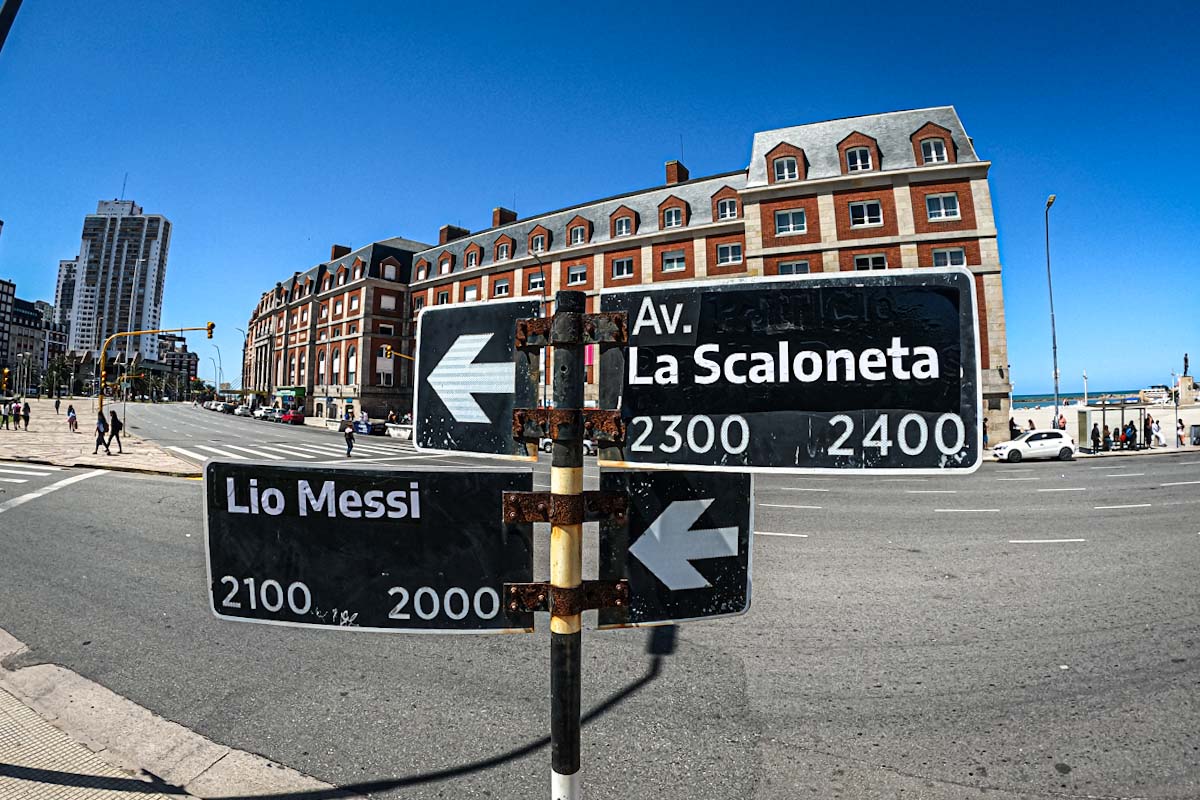 Fiebre mundialista en Mar del Plata: hinchas renombraron una calle “Lio Messi”