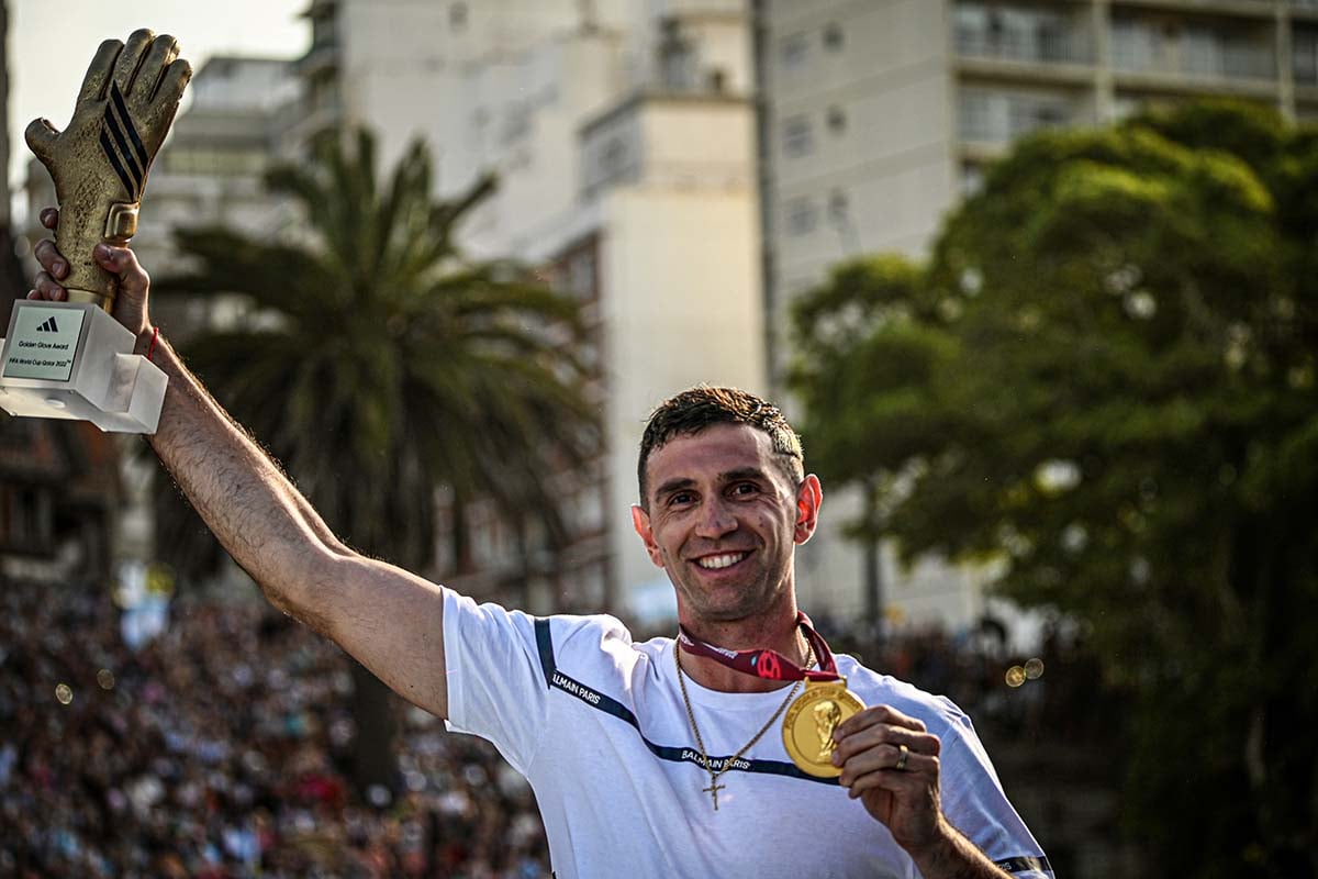 “Dibu” Martínez, nominado al premio de la FIFA al mejor arquero del 2022