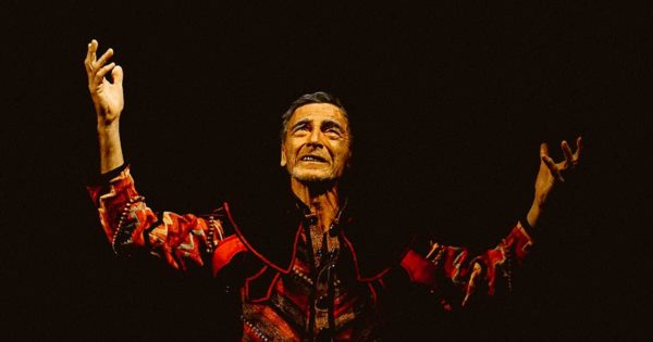 Gustavo Garzón sube al escenario cual “bufón” con monólogos de Chéjov