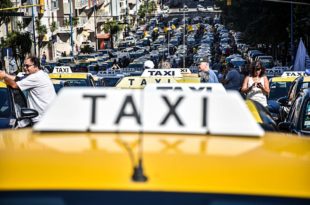 Masivo paro y movilización de taxis y remises con reclamos a Montenegro