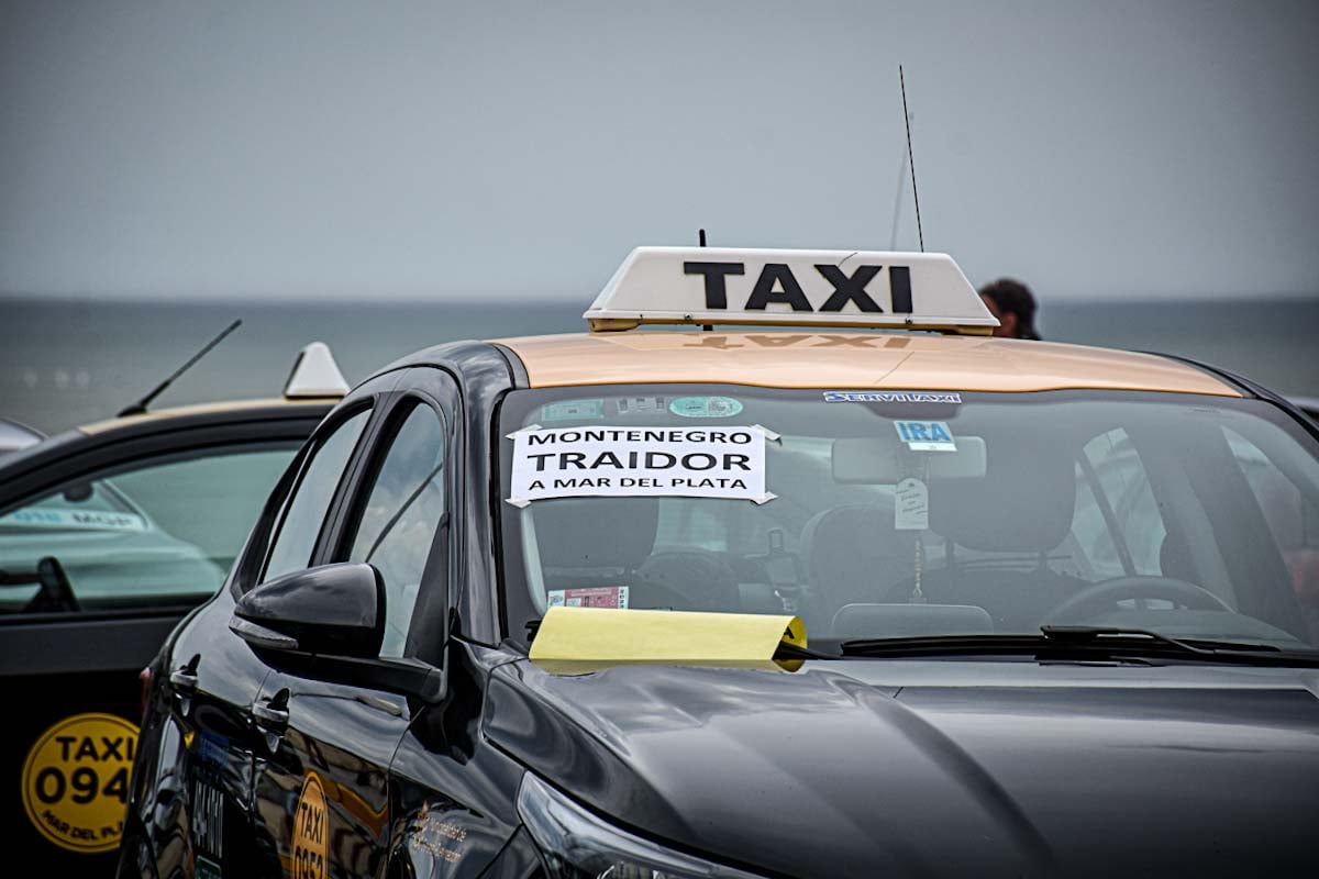 Taxis y remises anunciaron un nuevo paro contra las aplicaciones de transporte