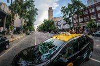 Sin aumento tarifario, un sector de taxistas amenaza con medidas de fuerza