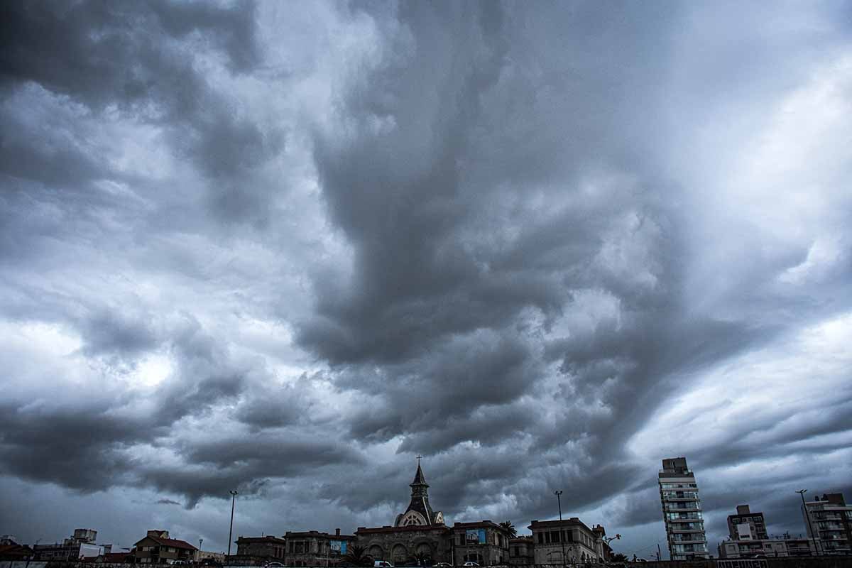Emiten otro alerta meteorológico por tormentas fuertes en Mar del Plata