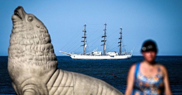 La Fragata Libertad vuelve a Mar del Plata en una escala técnica