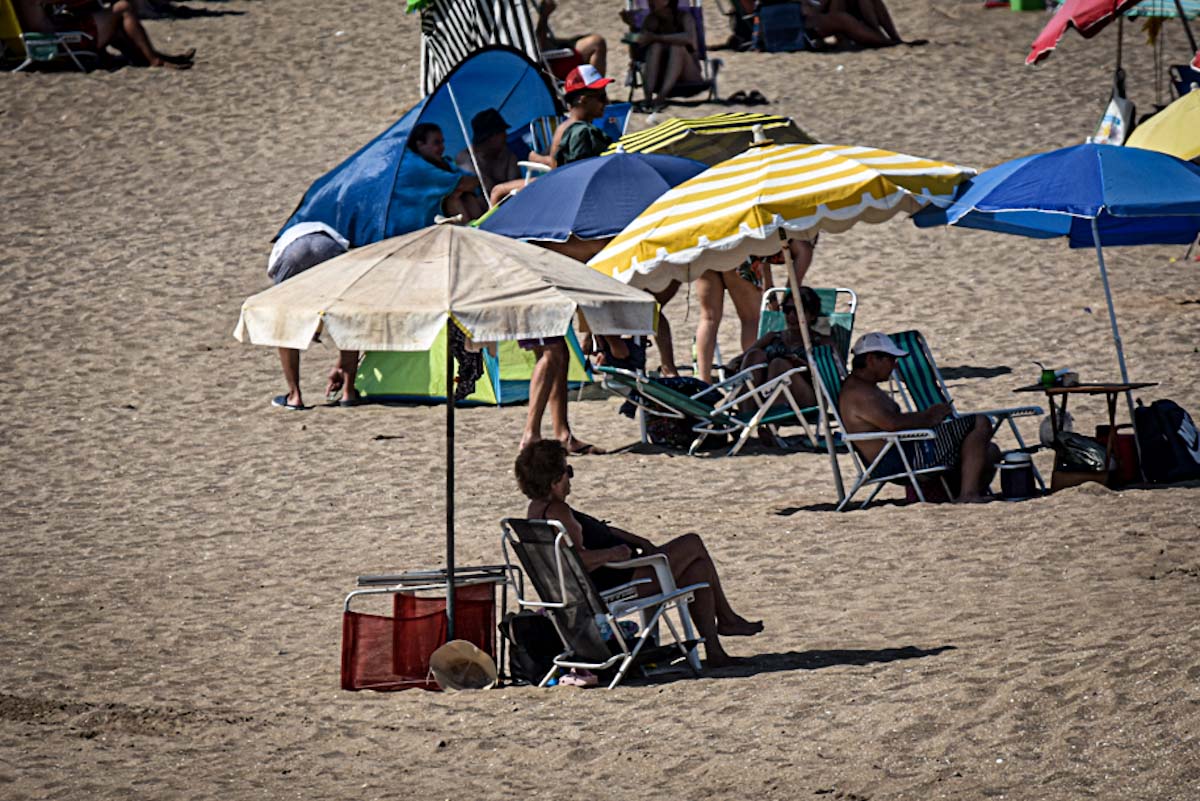 Emiten un alerta amarillo por calor “extremo” en Mar del Plata