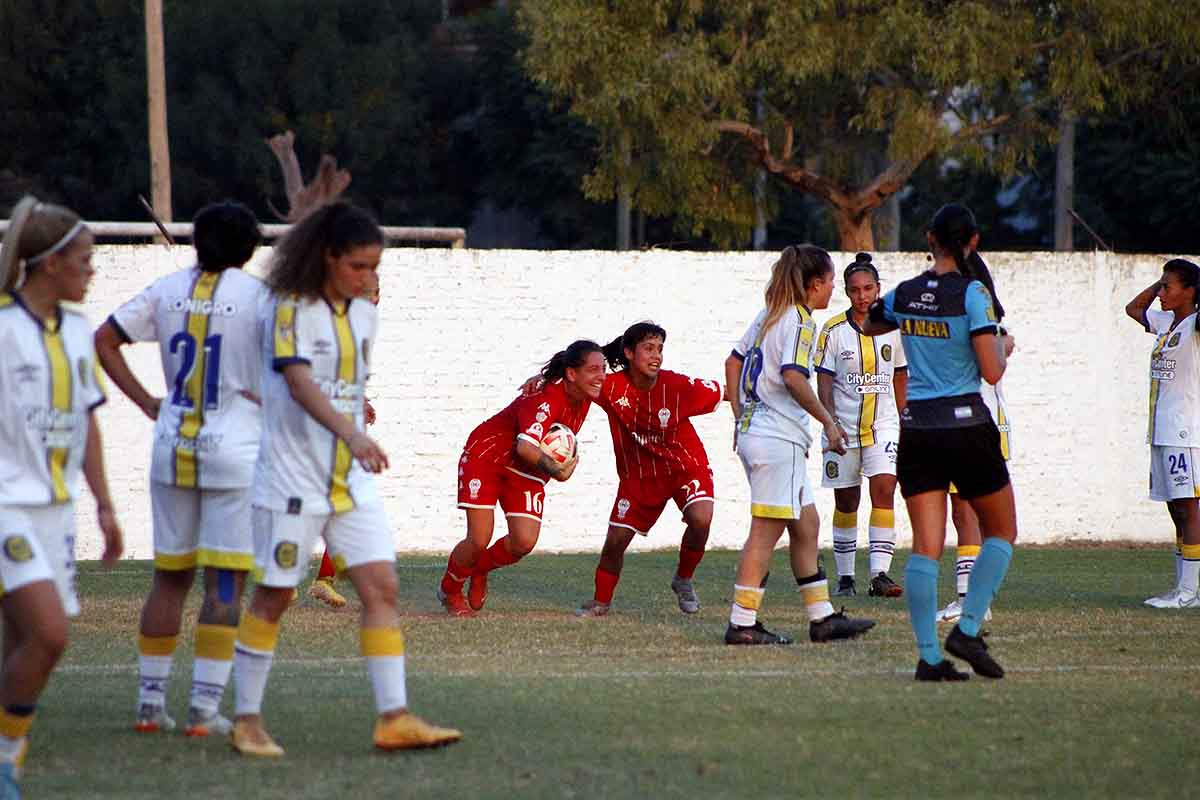 Bárbara Calvo anotó su primer gol en el año para el empate de Huracán