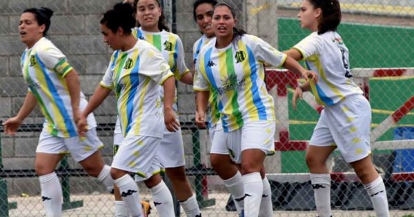 Fútbol femenino: Aldosivi festejó su primer triunfo con una goleada a Nueva Chicago