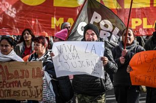 Antes del paro, un “banderazo” en Mar del Plata contra la represión en Jujuy